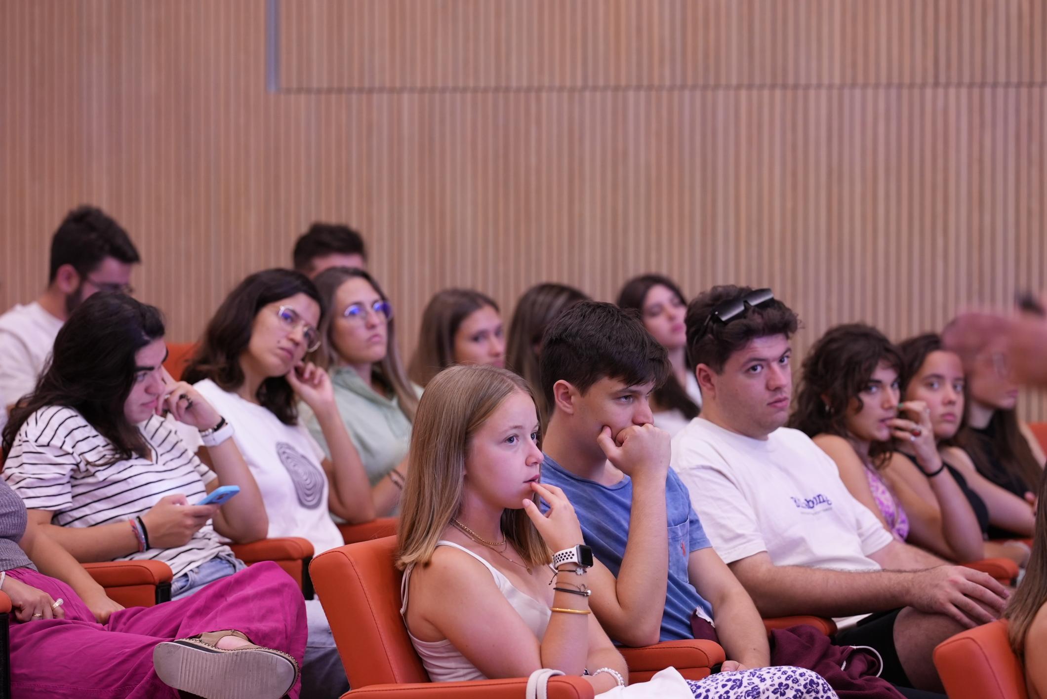 Estudiantes del ciclo clínico durante la sesión de acogida en Manresa, el 5 de septiembre de 2023