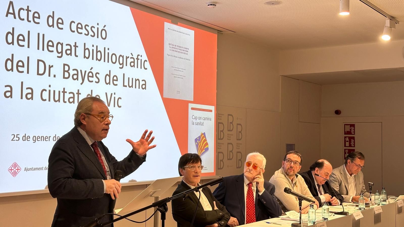 Intervención de Josep Arimany en la cesión del fondo bibliográfico de Antoni Bayés