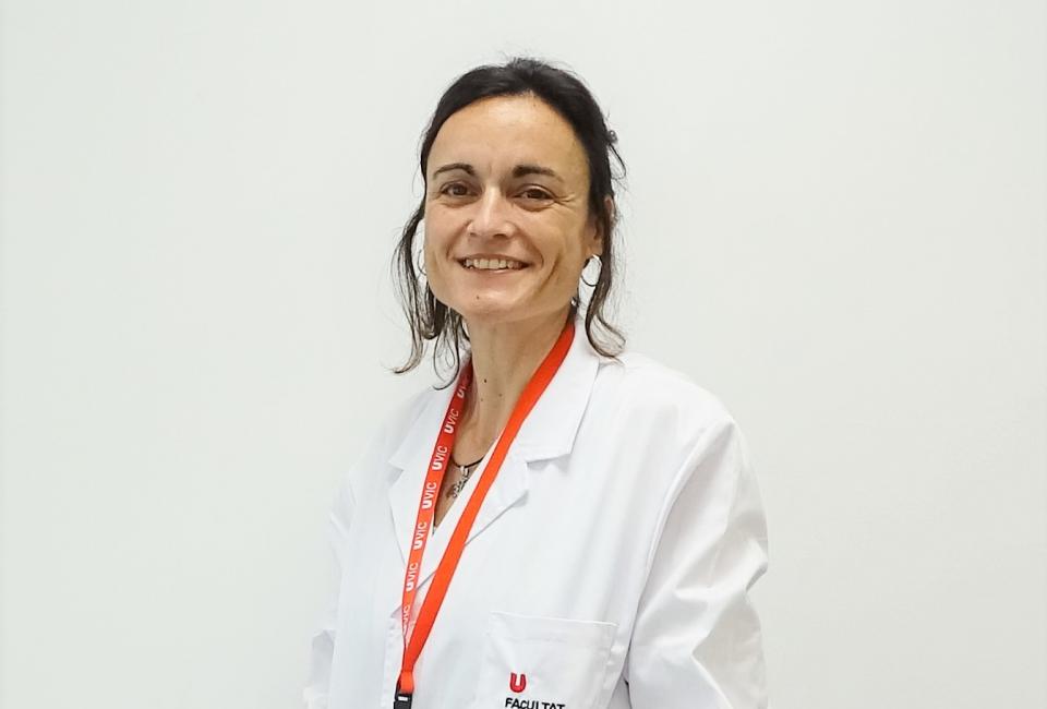 La Dra. Esther Dalfó, una de las investigadoras de la Facultad de Medicina más citadas