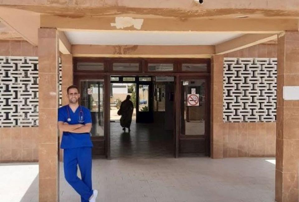 Pablo Cornago a l'Hospital de Sant Joan de Déu del Senegal